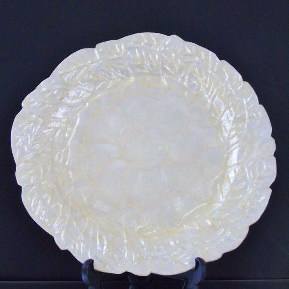 Studio
Nova Mother of Pearl 1 Plate Kappa Shell Serveware - Picture 1 of 9